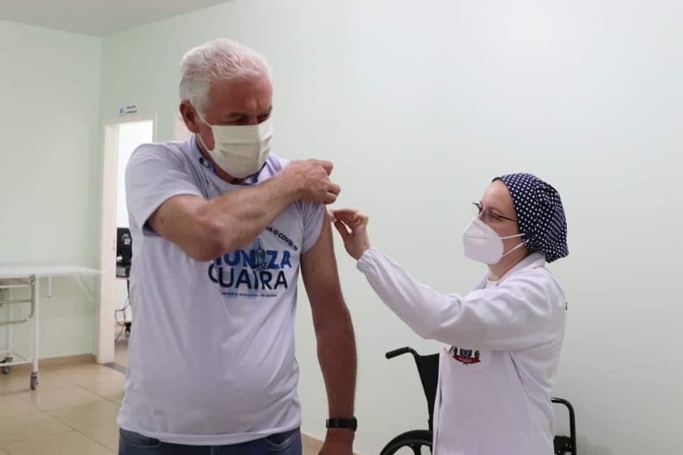 Guaíra - Idosos de 60 anos estão sendo vacinados contra a Covid-19 • Portal Guaíra