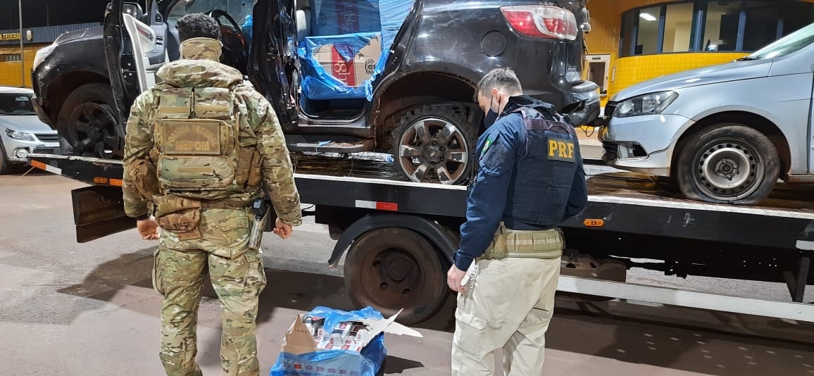 Terra Roxa - PF e PRF prendem 02 pessoas e apreendem 03 veículos utilizados no contrabando • Portal Guaíra