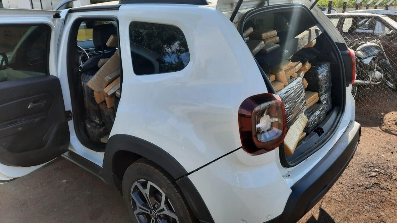 Região - PRE de Ubiratã apreende 620 kg de maconha e recupera veículo roubado • Portal Guaíra