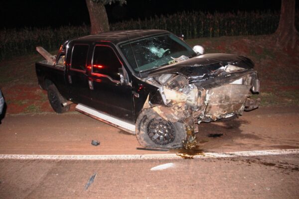 Maripá - Mulher morre em colisão frontal entre três veículos e dois homens ficam feridos na PR-182 • Portal Guaíra