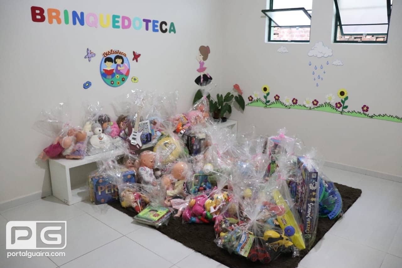 Guaíra - Alunos da Escola Adventista fazem entrega de brinquedos para o Hospital AssisteGuaíra • Portal Guaíra