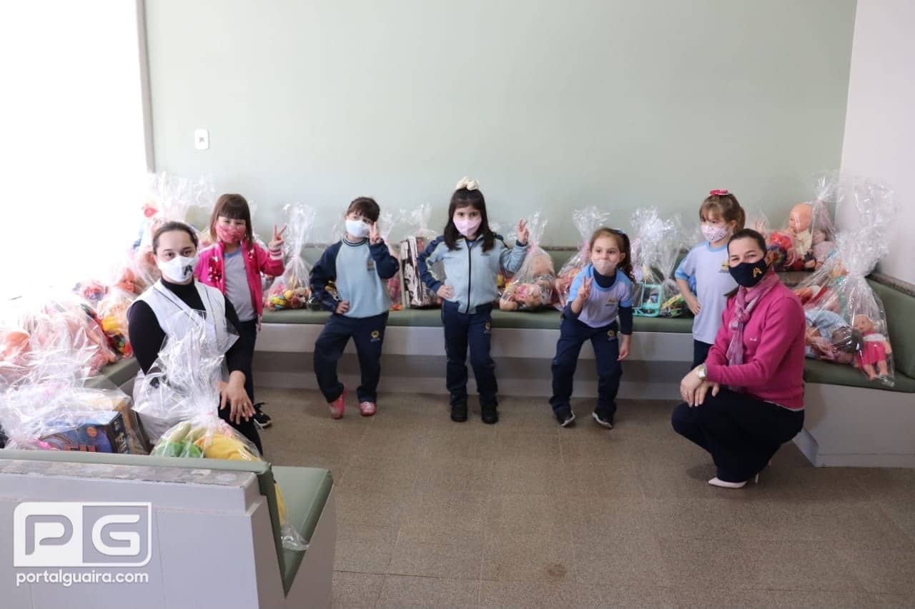 Guaíra - Alunos da Escola Adventista fazem entrega de brinquedos para o Hospital AssisteGuaíra • Portal Guaíra