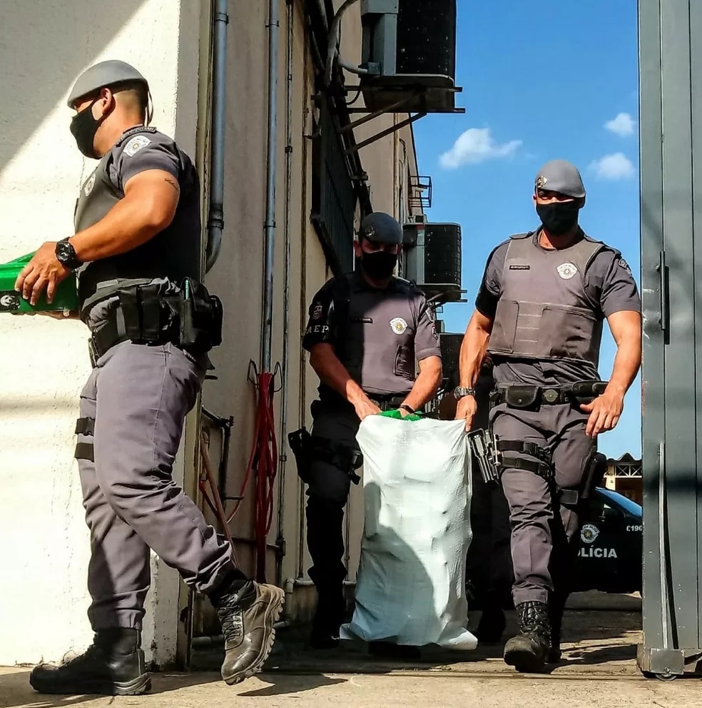 SP - Moradores da Eletrosul são presos com mais de meia tonelada de maconha • Portal Guaíra
