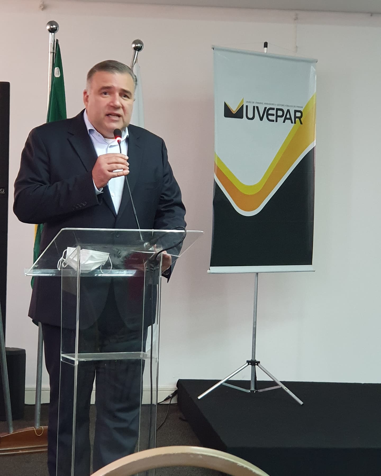 Curitiba - Ney Leprevost abre os trabalhos do 10º Congresso da UVEPAR • Portal Guaíra