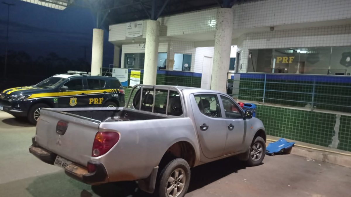 Guaíra - Durante a madrugada, PRF recupera duas caminhonetes roubadas • Portal Guaíra