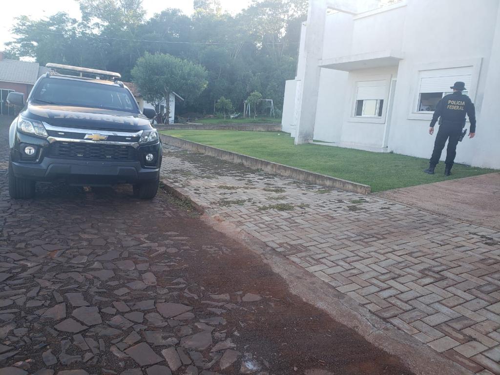 Foz - Policiais Federais cumprem 15 mandados de busca e prisão nesta manhã • Portal Guaíra