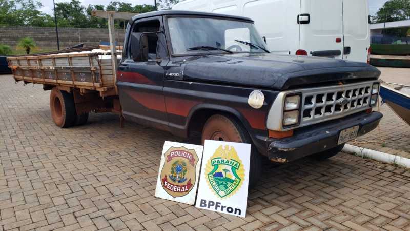 Terra Roxa - PF e BPFron apreendem caminhonete carregada com cerca de 2.400 litros de agrotóxicos contrabandeados do Paraguai 1 Terra Roxa - PF e BPFron apreendem caminhonete carregada com cerca de 2.400 litros de agrotóxicos contrabandeados do Paraguai • Portal Guaíra