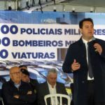O governador Carlos Massa Ratinho Junior anunciou nesta segunda-feira (27) a contratação de 2 mil policiais militares e 400 bombeiros militares aprovados no concurso público realizado pela Secretaria da Segurança Pública no ano passado, além de 250