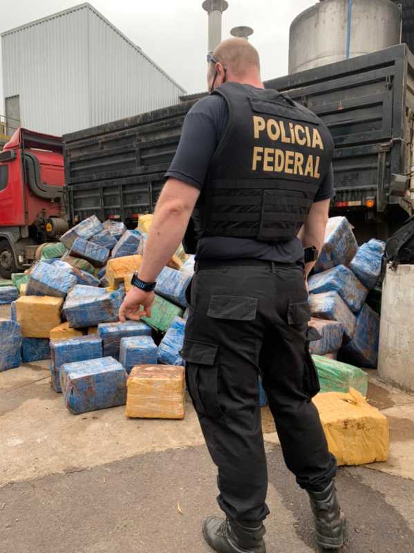 Guaíra - PF incinera 8,68 toneladas de drogas • Portal Guaíra