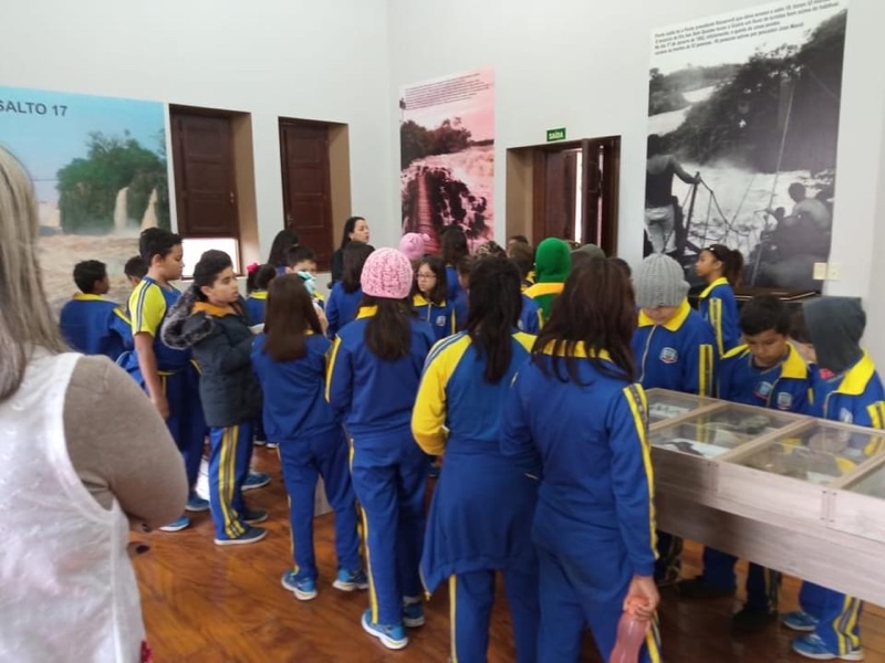 Guaíra - Alunos da Escola Almirante Tamandaré visitam roteiro turístico • Portal Guaíra